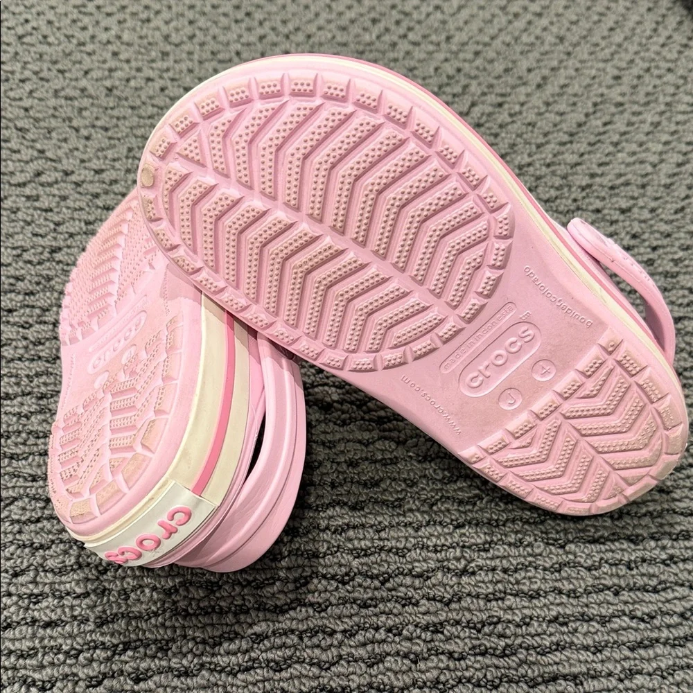 CROCS Pink Kids Clogs with Pearl and Flower Charms - Picture 3 of 4
